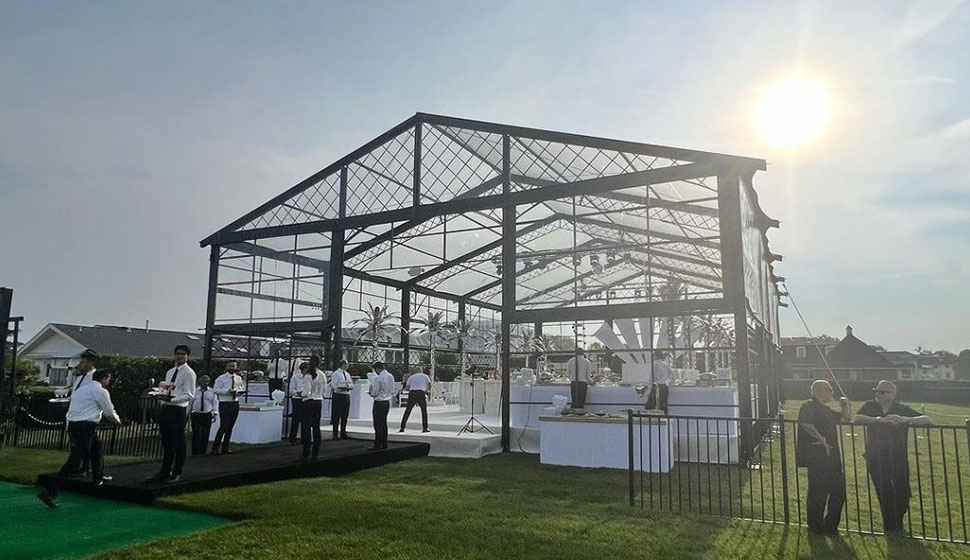 Dream Outdoor Wedding: Encountering a Wedding Tent in Nature and Romance